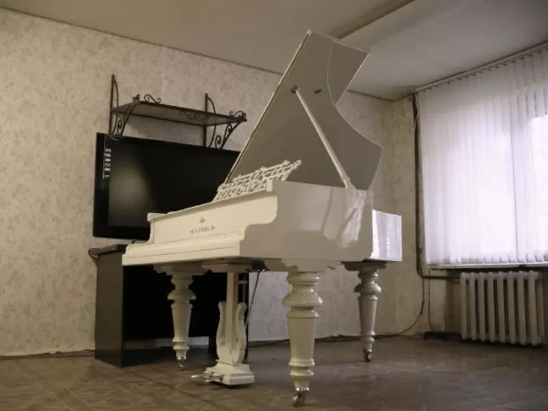 Продам антикварный рояль   A.STROBL    